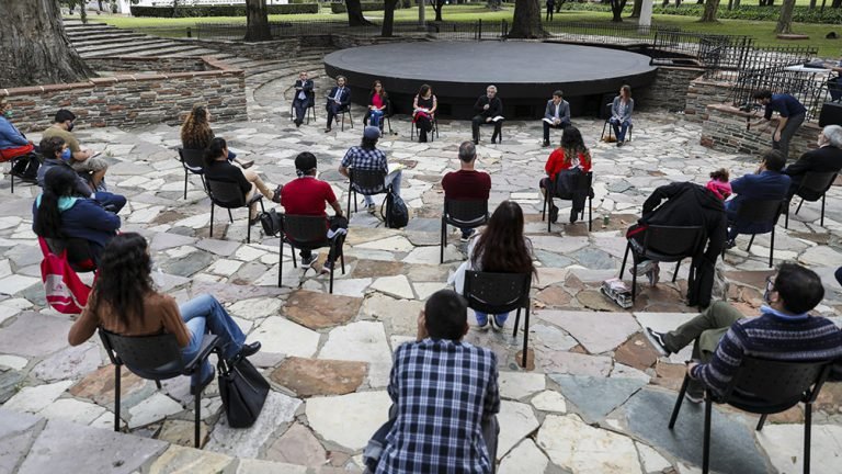 El Presidente mantuvo un encuentro con referentes de los barrios populares