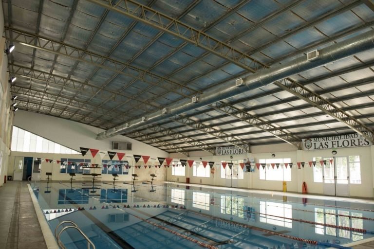 Horarios, inscripción y nivelaciones en el natatorio municipal «Hugo Mauro»