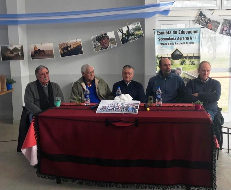 Presentación del viaje La Patria a Caballo