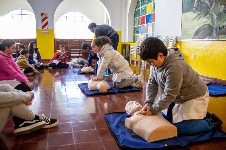 LA SECRETARÍA DE SALUD BRINDÓ CHARLAS EN ESCUELAS DEL PARTIDO