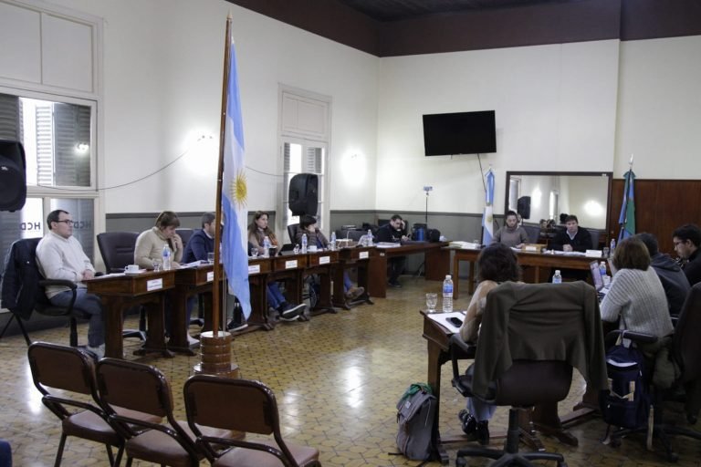 Comunicado del bloque Adelante-Juntos sobre la última sesión ordinaria