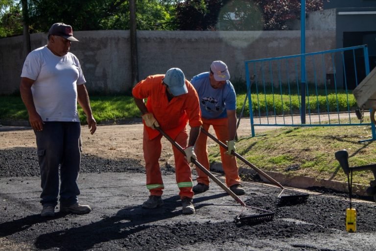 Siguen las obras de pavimentación en diferentes calles