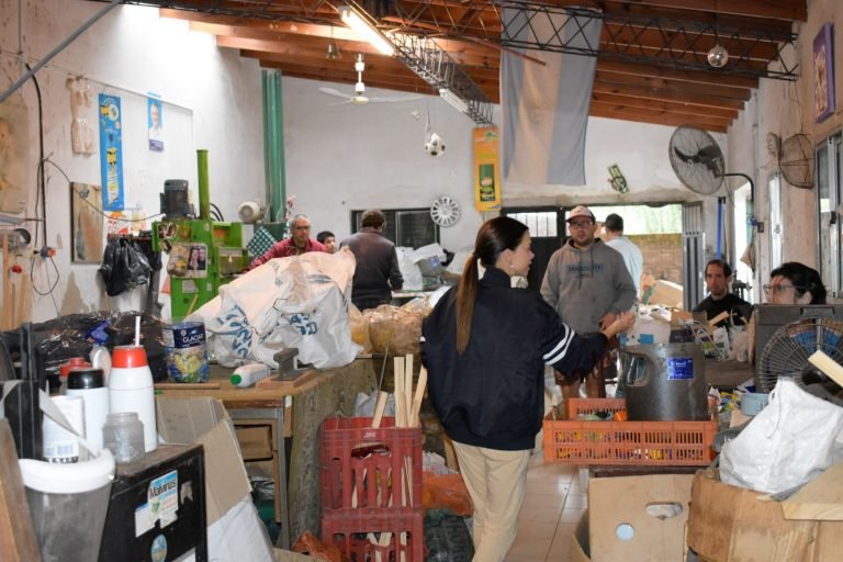 AUTORIDADES DE DESARROLLO HUMANO VISITARON EL TALLER ALMA