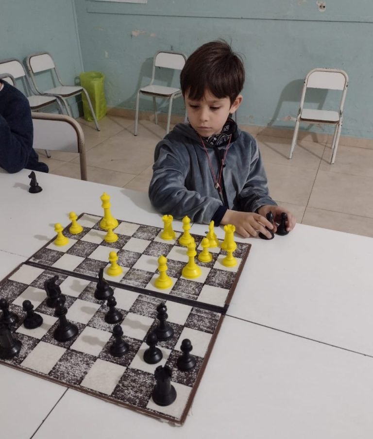 AJEDREZ: TRIUNFOS DE BENJAMÍN BUIRAZ Y GONZALO MONTES DE OCA EN GRAL. BELGRANO