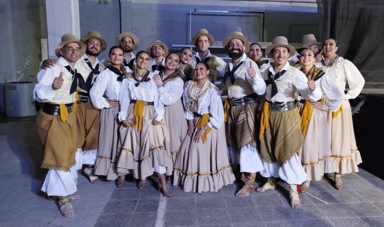 PREMIOS PARA INTEGRANTES DEL BALLET MUNICIPAL EN EL CERTAMEN “PIRÁN BAILA EN ZAMBA”