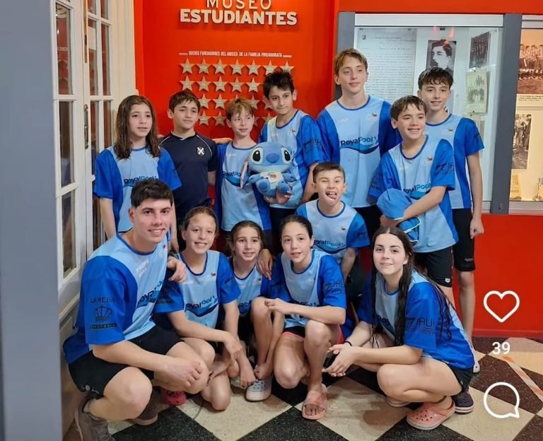 EQUIPO DE COMPETENCIA DEL NATATORIO MUNICIPAL “HUGO MAURO” EN EL PROVINCIAL DE MAR DEL PLATA