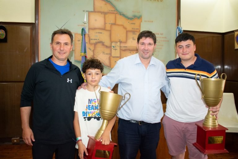 RECONOCIMIENTO A LOS CAMPEONES DE KARTING DEL SUR BONAERENSE