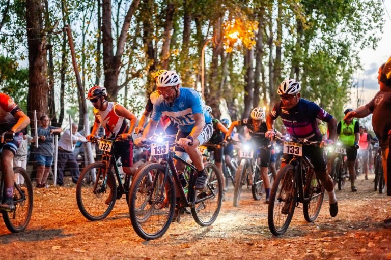 RURAL BIKE: LA 10° EDICIÓN BRILLÓ EN LA NOCHE DEL SÁBADO