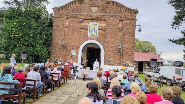 Fiestas patronales en la capilla Virgen de Luján de Rosas