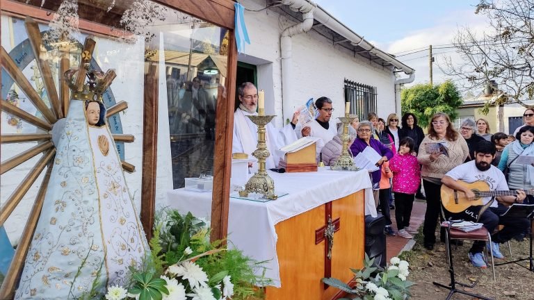 PROCESIÓN Y MISA EN LA CAPILLA VIRGEN DE LUJAN