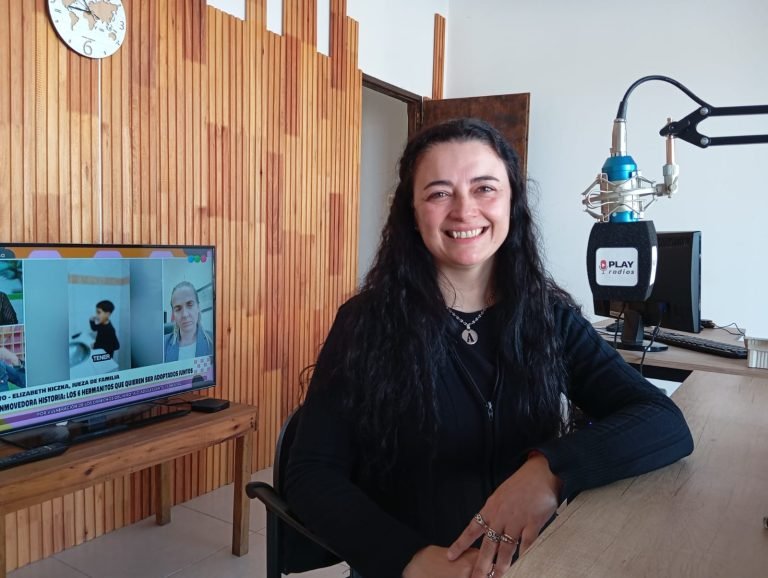 Ariana Pertusi: «Todos tenemos que comprometernos e ir a votar…»