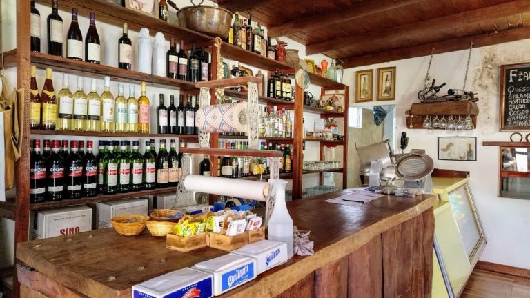 Freddy, dueño del Bar Vieja Estación en Pardo: “Para mí el que va es mi invitado”
