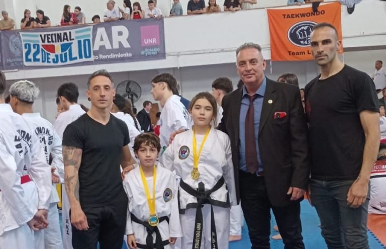 Los jóvenes taekwondistas Naira y Francisco presentes en el campeonato OIA de Rosario