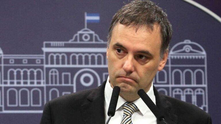 Imputaron a Manuel Adorni por enriquecimiento ilícito