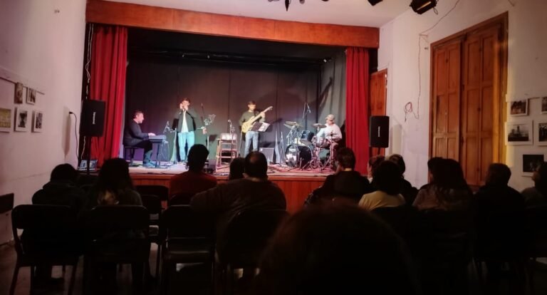 «Fronteras Quartet» regaló una noche musical de «galera y frac» para los oídos
