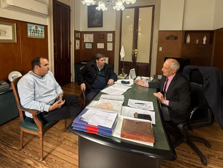 EL INTENDENTE FABIÁN BLANSTEIN FUE RECIBIDO POR EL PRESIDENTE DE LA CAJA DE POLICÍAS