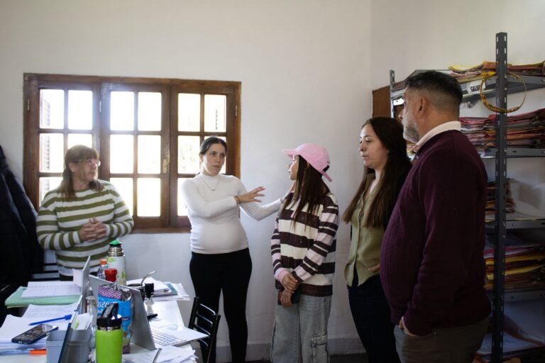 VISITA DE AUTORIDADES PROVINCIALES PARA SEGUIR ARTICULANDO ACCIONES PARA LA COMUNIDAD