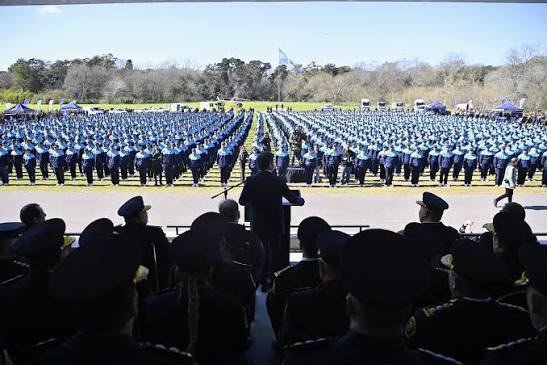 EL MUNICIPIO PARTICIPÓ DEL ACTO DE JURA A LA BANDERA DE CADETES DE LA POLICÍA DE LA PROVINCIA