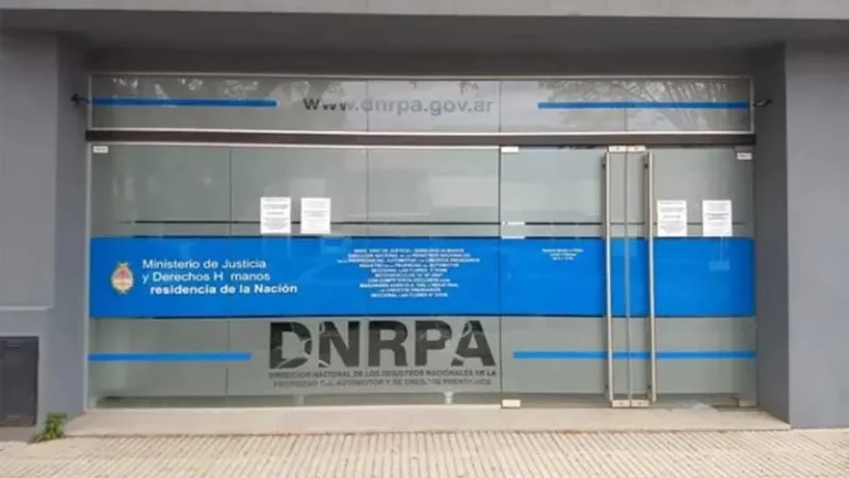 El Gobierno anunció el cierre de 400 Registros del Automotor