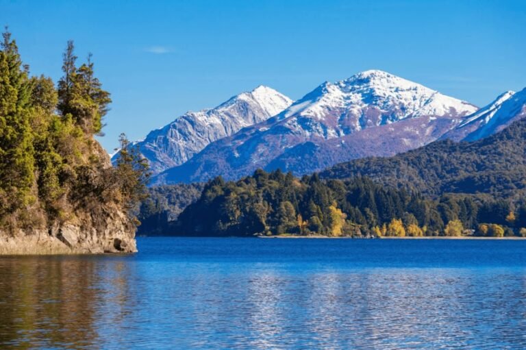 Los 25 mejores destinos para viajar en 2027: el único elegido de Sudamérica está en la Patagonia