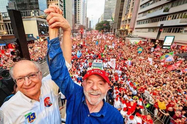 LULA GANÓ EL BALOTAJE EN BRASIL Y ASUMIRÁ SU CUARTO MANDATO PRESIDENCIAL